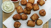 Bolinhos de batata e salsicha