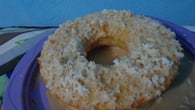 Bolo de coco com calda de caramelo