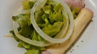Salada simples com frios