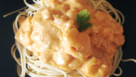 Camarão ao molho gorgonzola com spaghetti