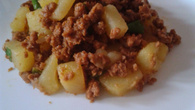 Carne de soja com batatas