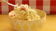 MACARRÃO INSTANTÂNEO À CARBONARA