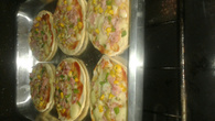 Minipizza de queijo e presunto