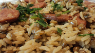 Arroz com lentilha e linguiça na panela de pressão
