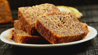 Bolo de banana e canela