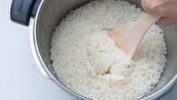 Arroz na panela de pressão em 5 minutos