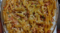 Macarrão com queijo e presunto ao forno