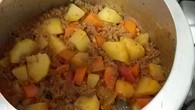 Carne moída refogada com legumes
