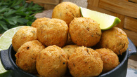 Bolinho de bacalhau simples sem erro que não abre ao fritar