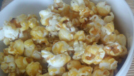 Pipoca caramelada assada