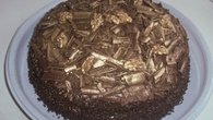 Bolo de chocolate com nozes