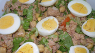 Salada de grão-de-bico com atum