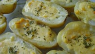 Batata assada com creme de milho
