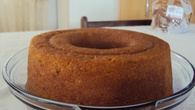 Bolo de abacaxi com caldo da casca