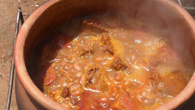 Feijoada na panela de barro