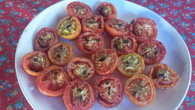 Tomate assado com ervas e azeite