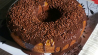 Bolo de cenoura fofinho com cobertura de chocolate