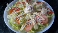 Salada fácil 2 queijos com maionese tártaro