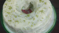 Bolo de limão feito com gelatina