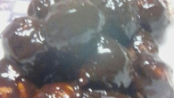 Bolinho frito com calda de chocolate