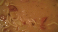 Sopa de feijão com calabresa