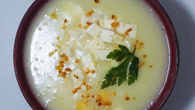 Caldo cremoso de batata, milho e queijo