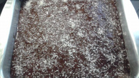 Bolo prático de chocolate molhadinho