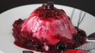 Flan de iogurte e frutas vermelhas
