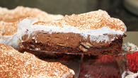 Torta mousse de chocolate com chantilly
