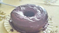 Bolo de chocolate com creme de leite