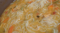 Caldinho de legumes com cabelinho de anjo