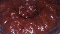 Bolo de chocolate com calda quente
