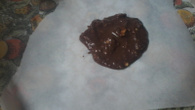 Doce de chocolate crocante