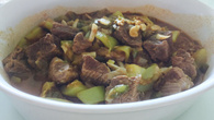Carne rápida de panela com abobrinha e páprica