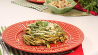 Macarrão ao molho pesto