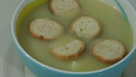 Sopa creme de batata com alho poró
