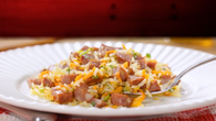 Arroz frito com legumes e linguiça paio