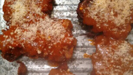 Bife à parmegiana sem complicação e sem ovo