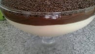 Mousse de maracujá com mousse de brigadeiro