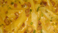 Macarrão penne com linguiça calabresa na panela de pressão