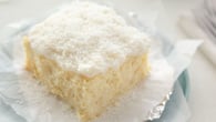Bolo de coco gelado