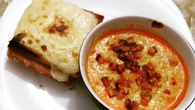 Sopa creme de tomate com croque monsieur