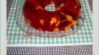 Gelatina de morangos silvestres com pêssegos