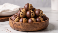 Cookie bolinha com casquinha de chocolate: tão irresistível que é difícil parar de comer
