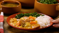 Feijoada de feijão branco e linguiça defumada