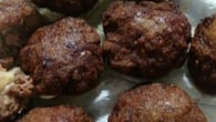 Bolinha de carne moída empanada