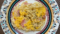 Macarrão com queijo e presunto