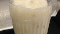 Vitamina de Ades banana com mel e pera