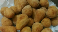 Coxinha com massa de arroz