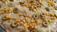 Macarrão gratinado com frango e queijos